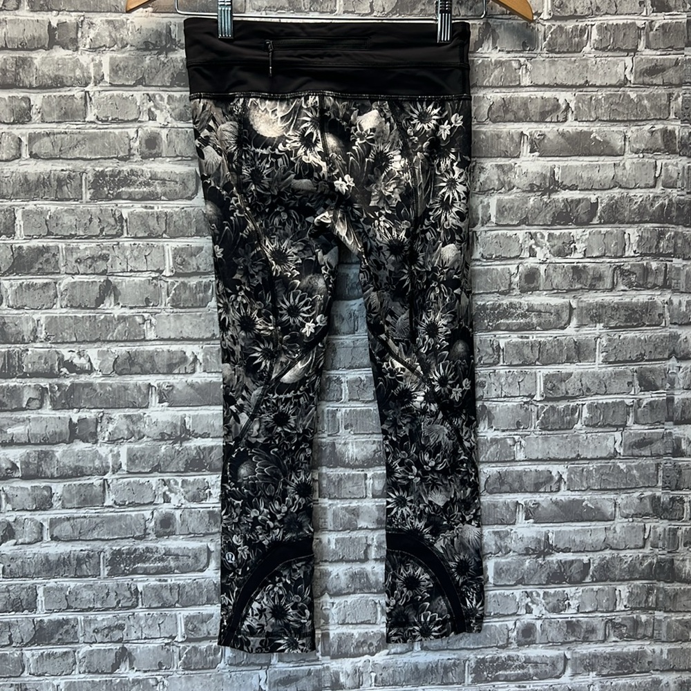Lululemon leggings - Picture 4 of 8
